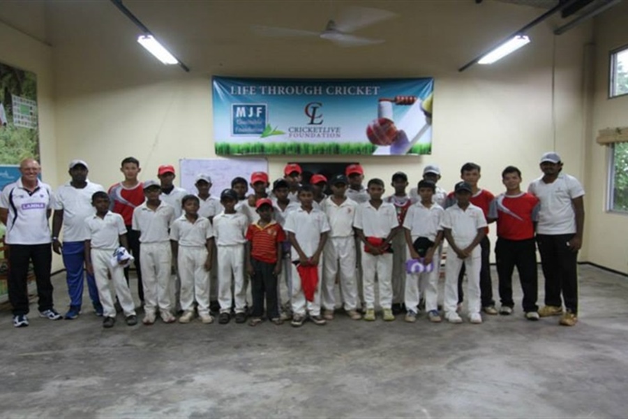 Visit to Cricket Live for net practice and life skills session with young Sri Lankan kids